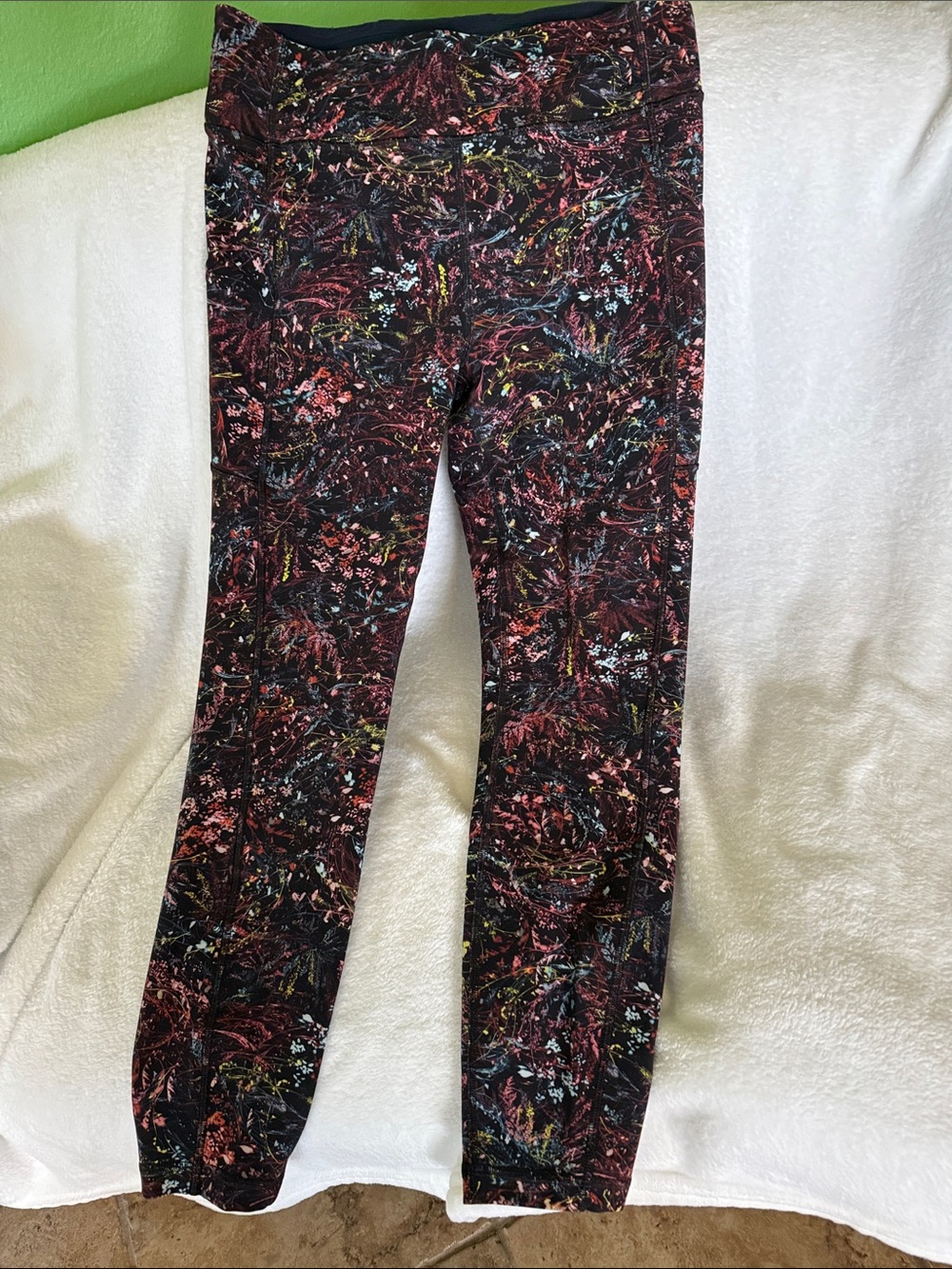 lululemon athletica Black Multicolor Abstract Floral Print Leggings